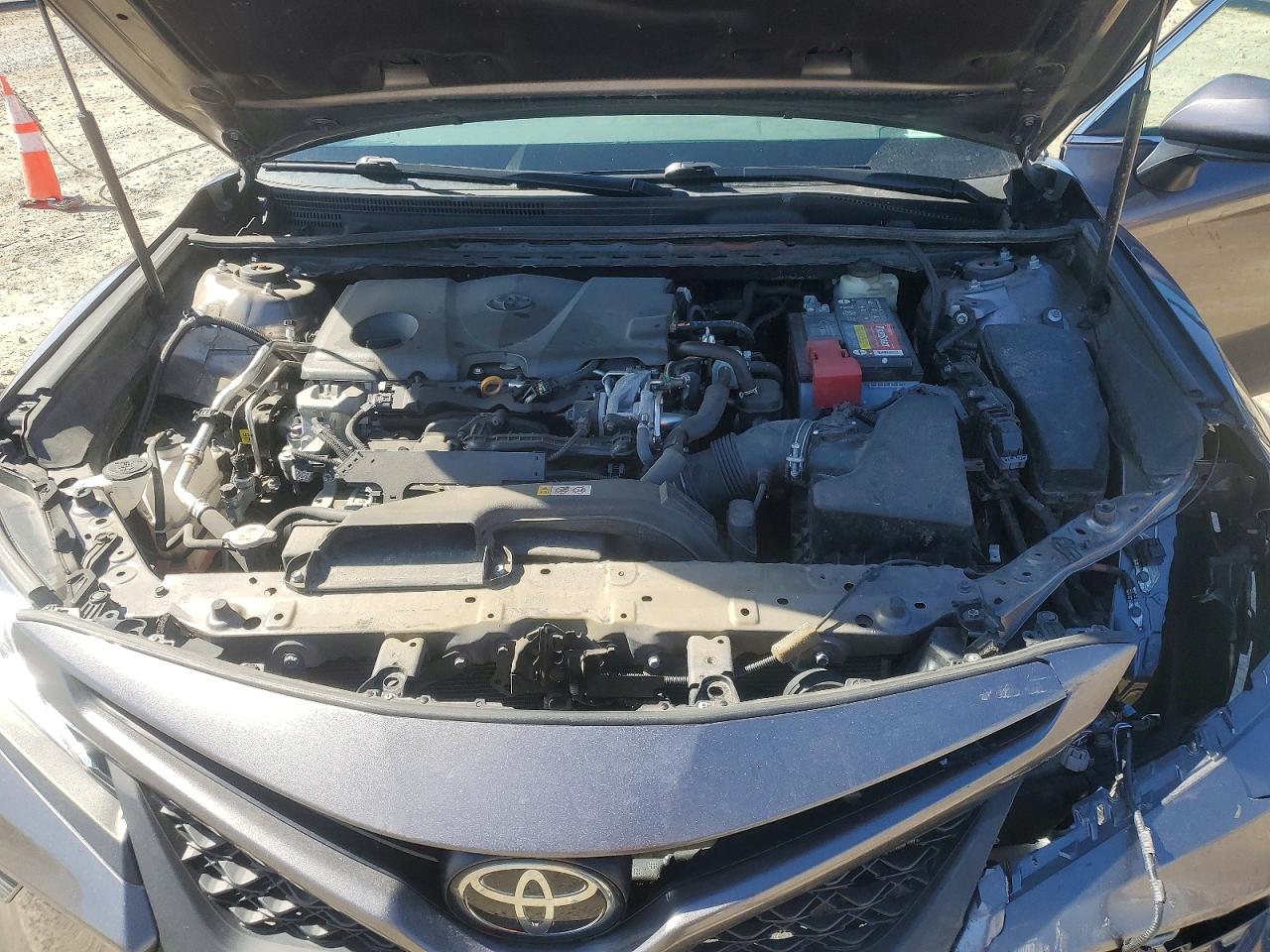 2018 TOYOTA CAMRY SE photo 11