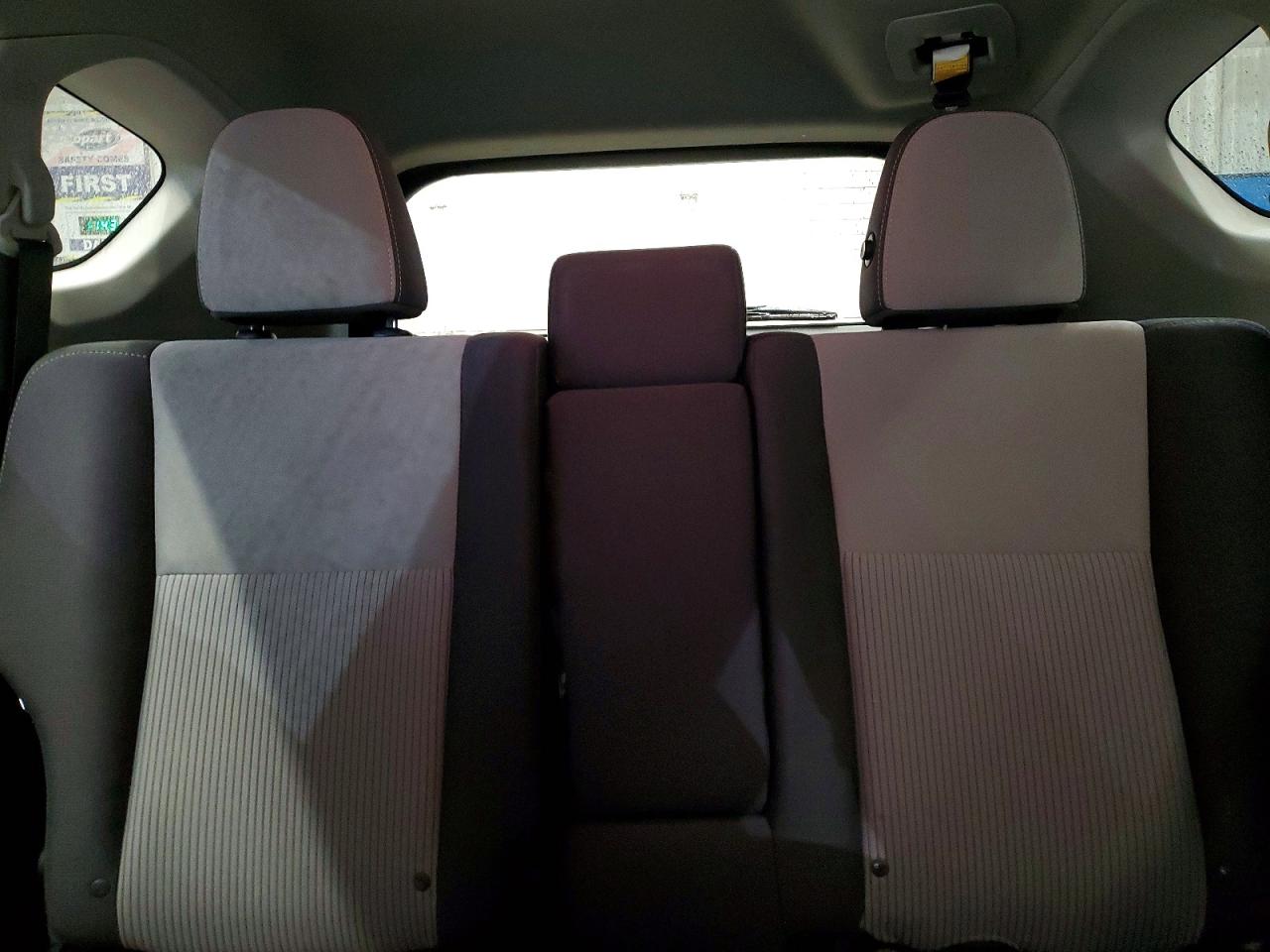 2014 TOYOTA RAV4 XLE photo 10