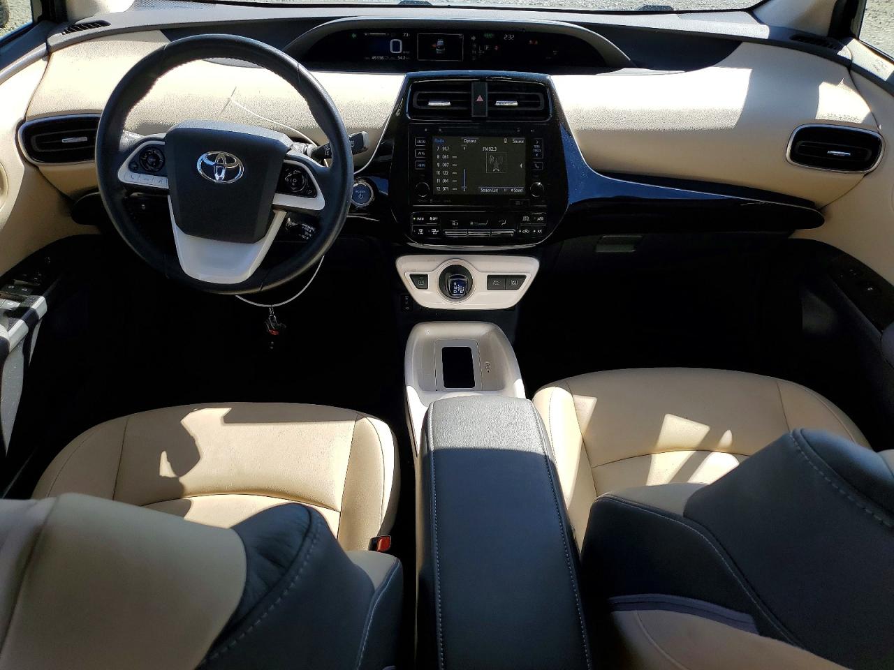 2016 TOYOTA PRIUS FOUR photo 8