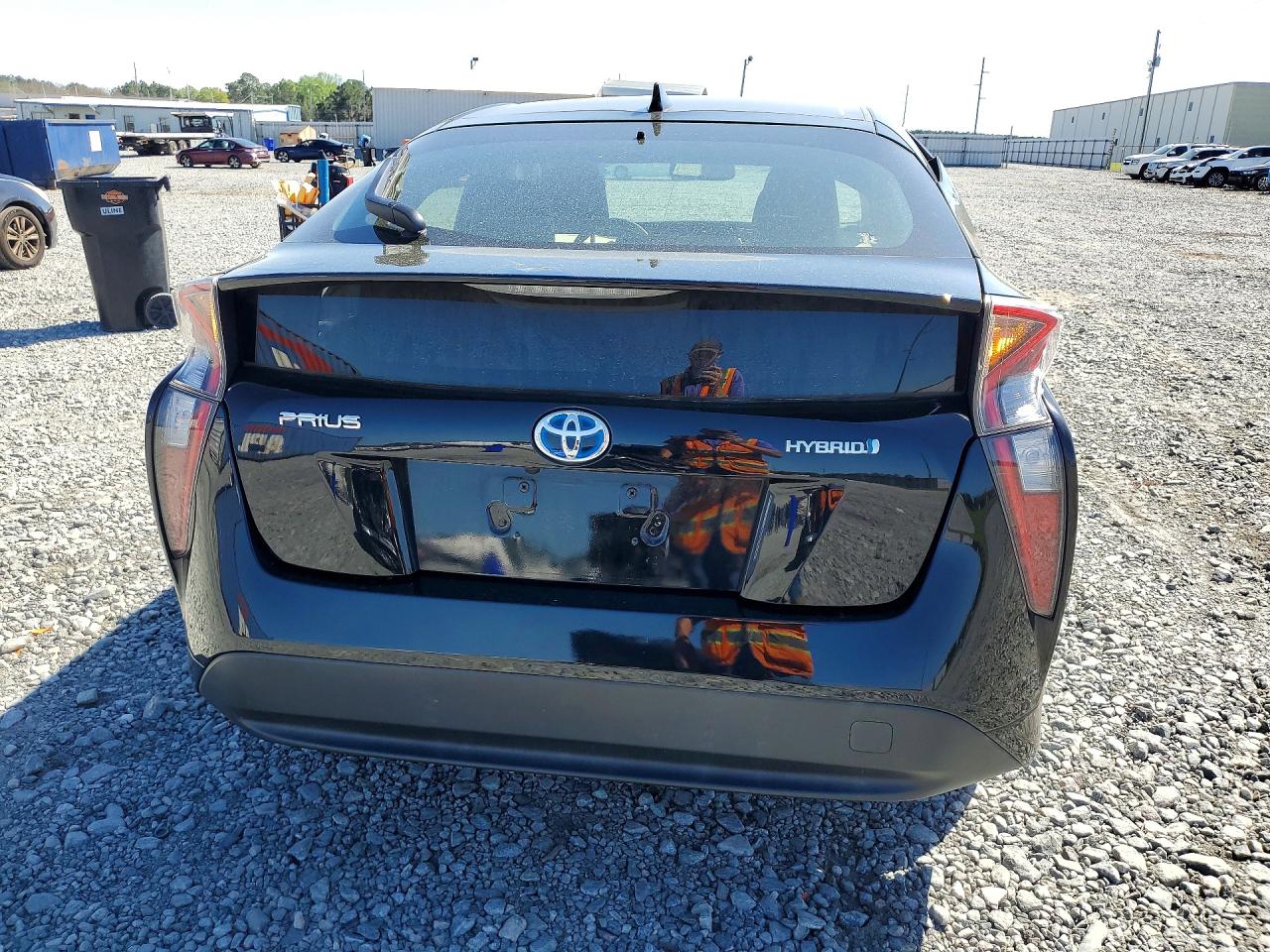 2016 TOYOTA PRIUS FOUR photo 6