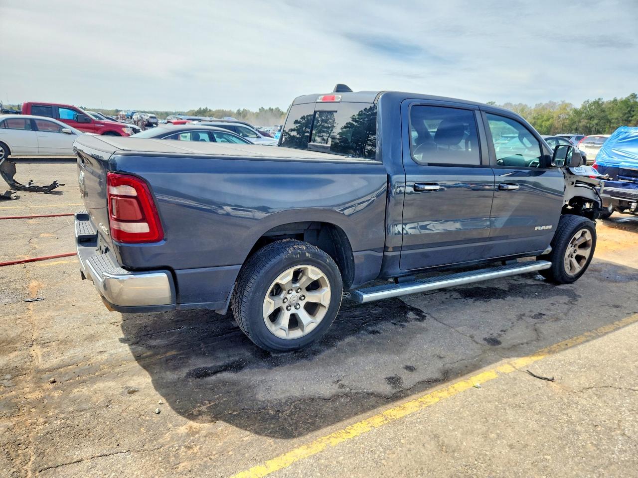 2019 RAM 1500 BIG HORN photo 3