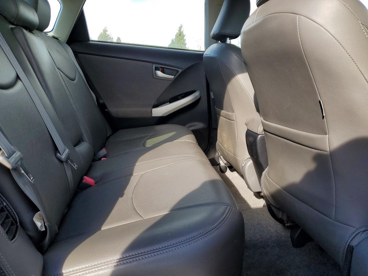 2013 TOYOTA PRIUS TWO photo 19