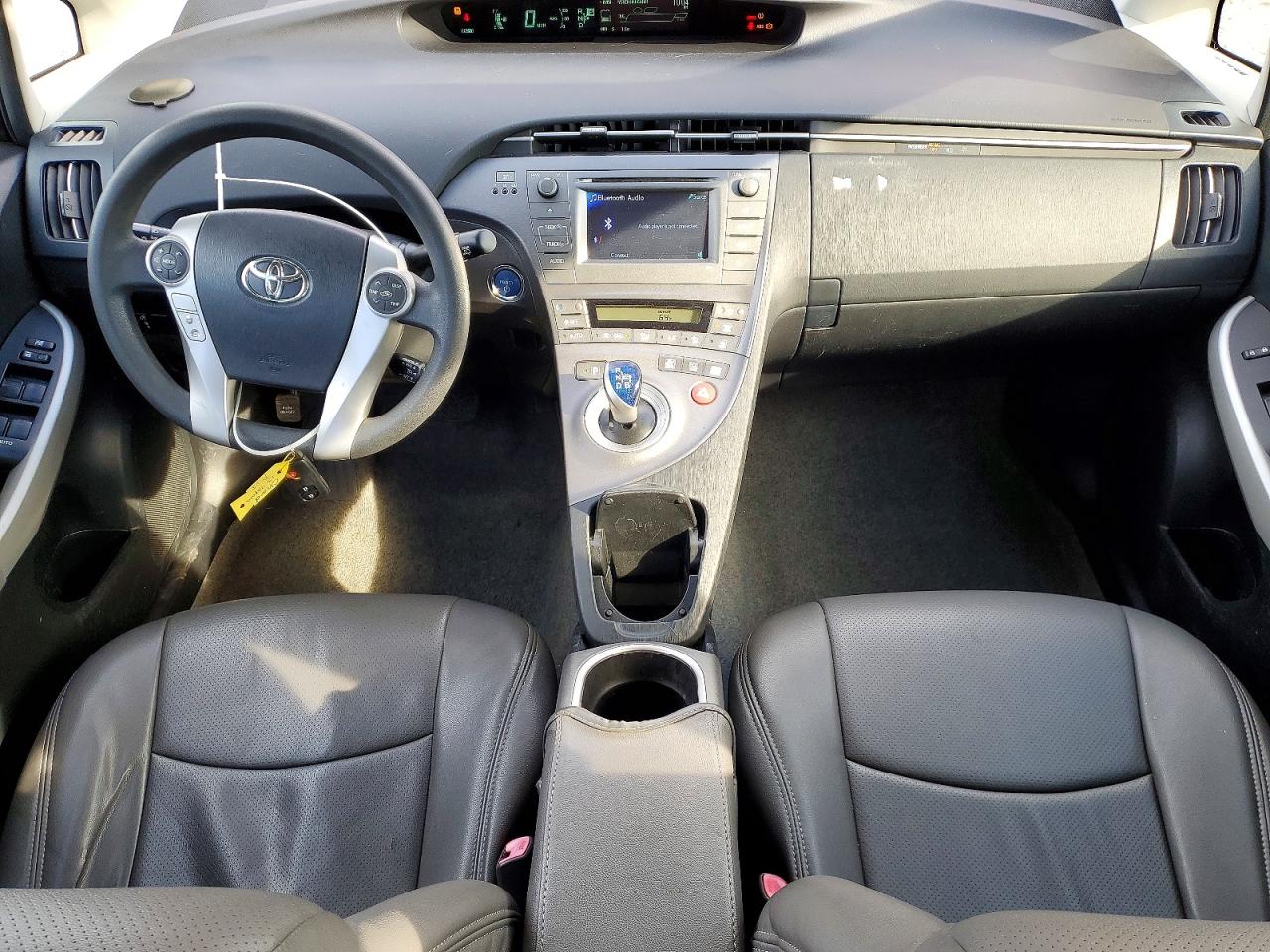 2013 TOYOTA PRIUS TWO photo 15