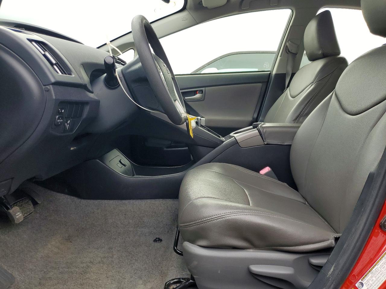 2013 TOYOTA PRIUS TWO photo 13