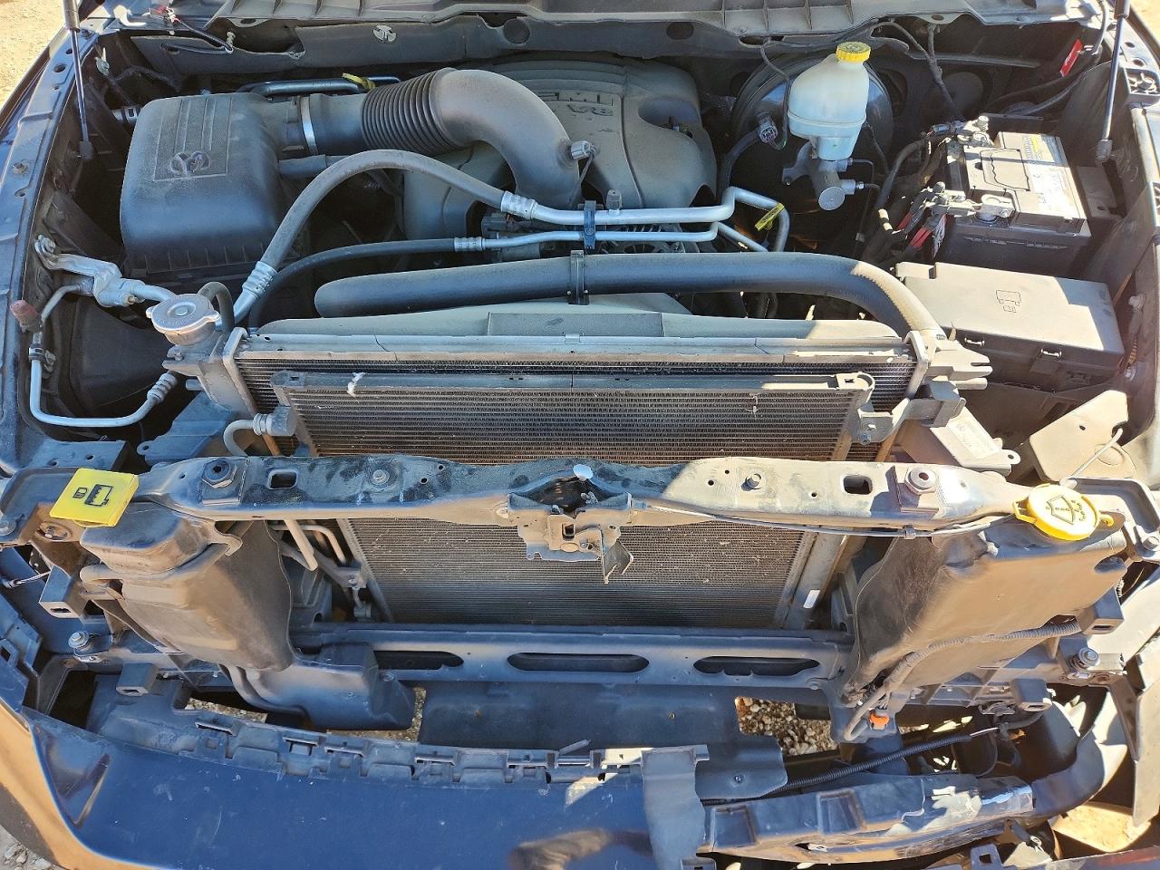 2013 RAM 1500 ST photo 21