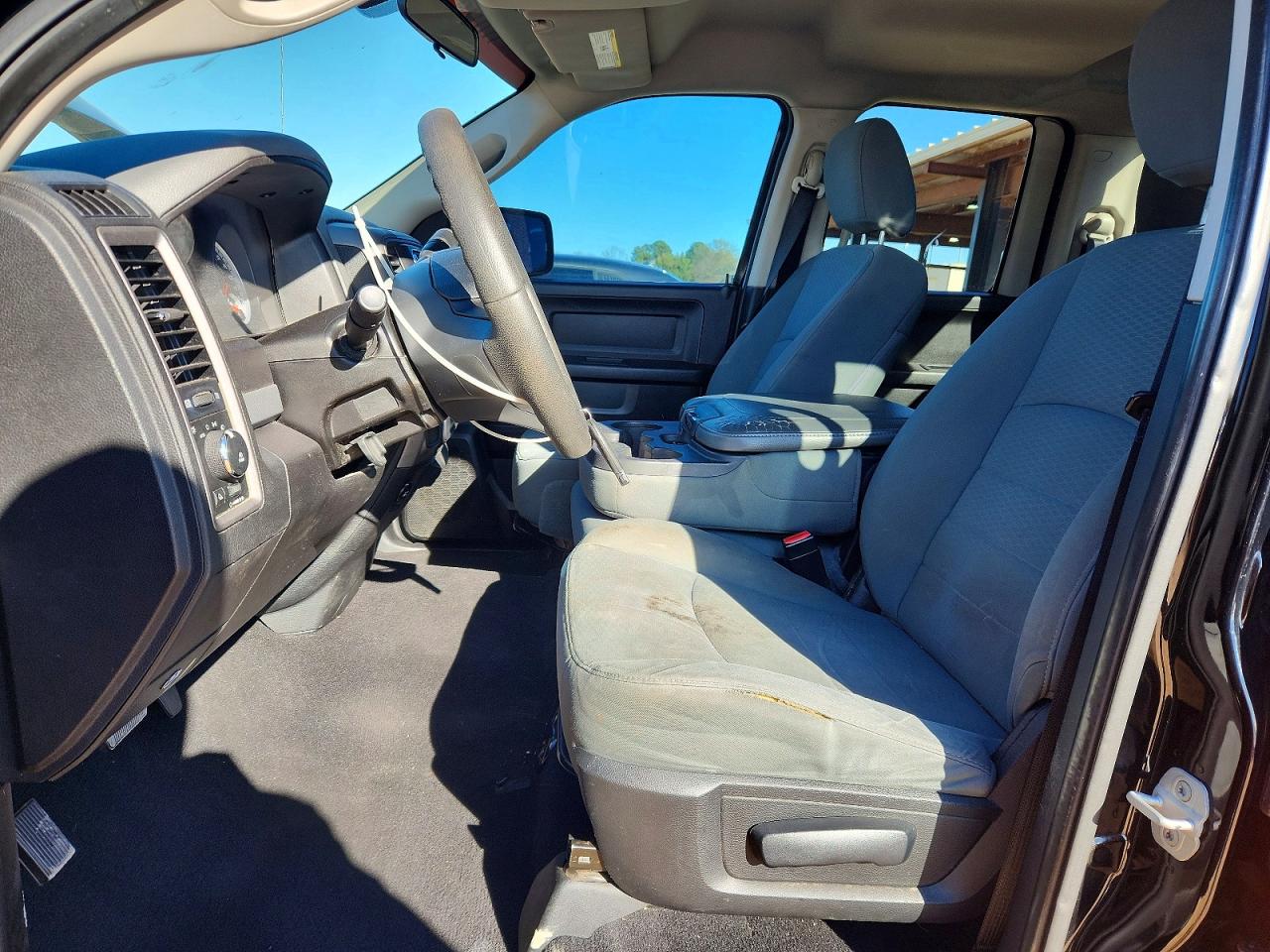 2013 RAM 1500 ST photo 13