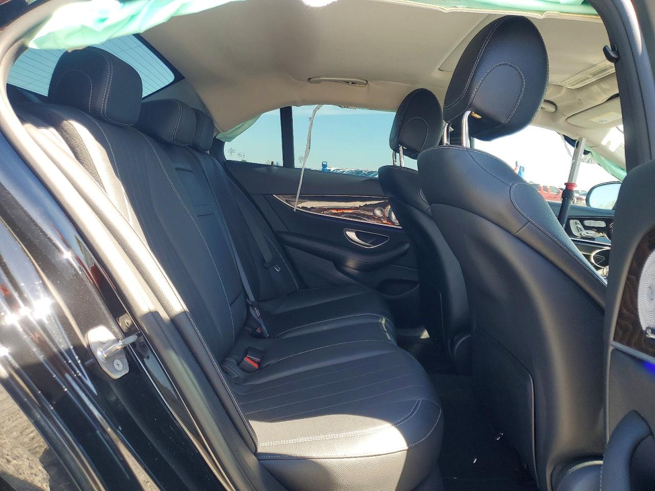 2017 MERCEDES-BENZ E 300 photo 10