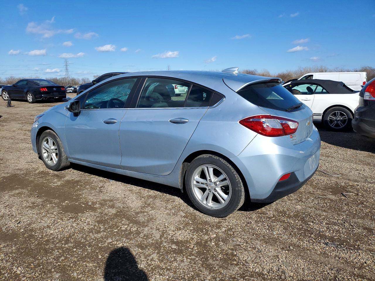 2017 CHEVROLET CRUZE LT photo 2