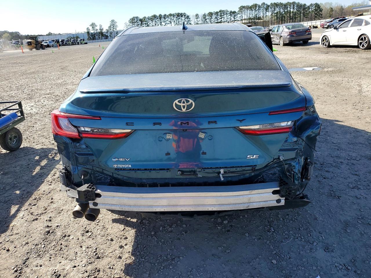 2025 TOYOTA CAMRY SE photo 11
