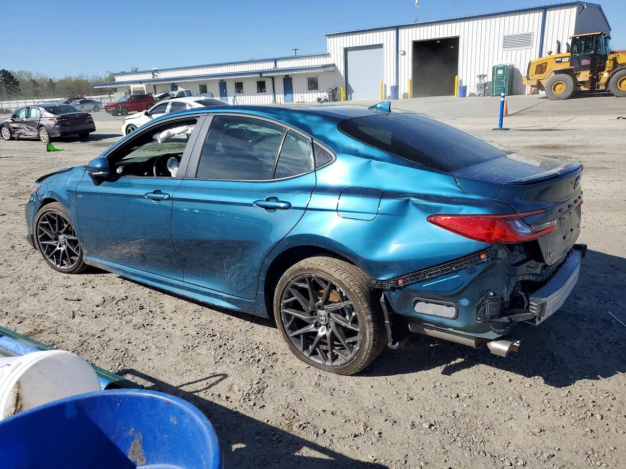 2025 TOYOTA CAMRY SE photo 3