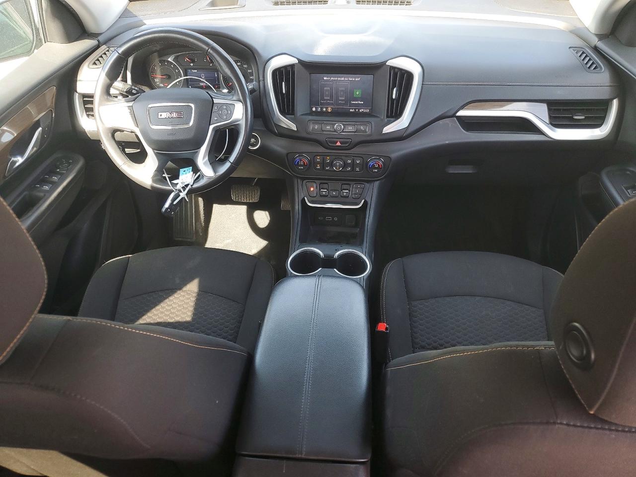 2020 GMC TERRAIN SLE photo 8
