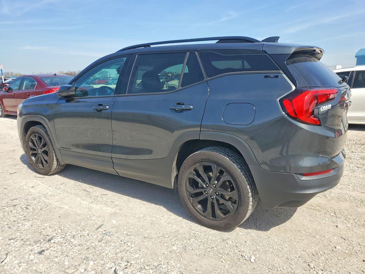 2020 GMC TERRAIN SLE photo 2