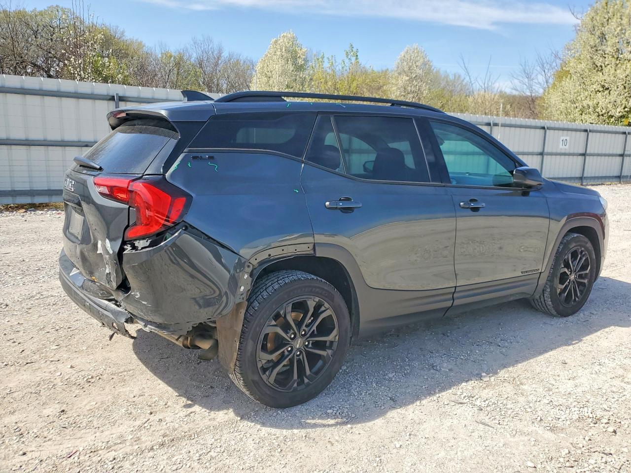 2020 GMC TERRAIN SLE photo 3