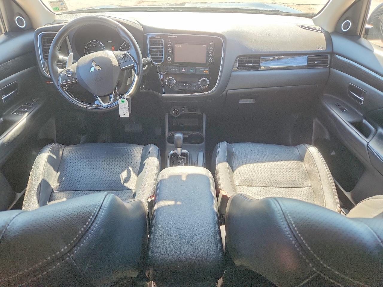 2016 MITSUBISHI OUTLANDER GT photo 8