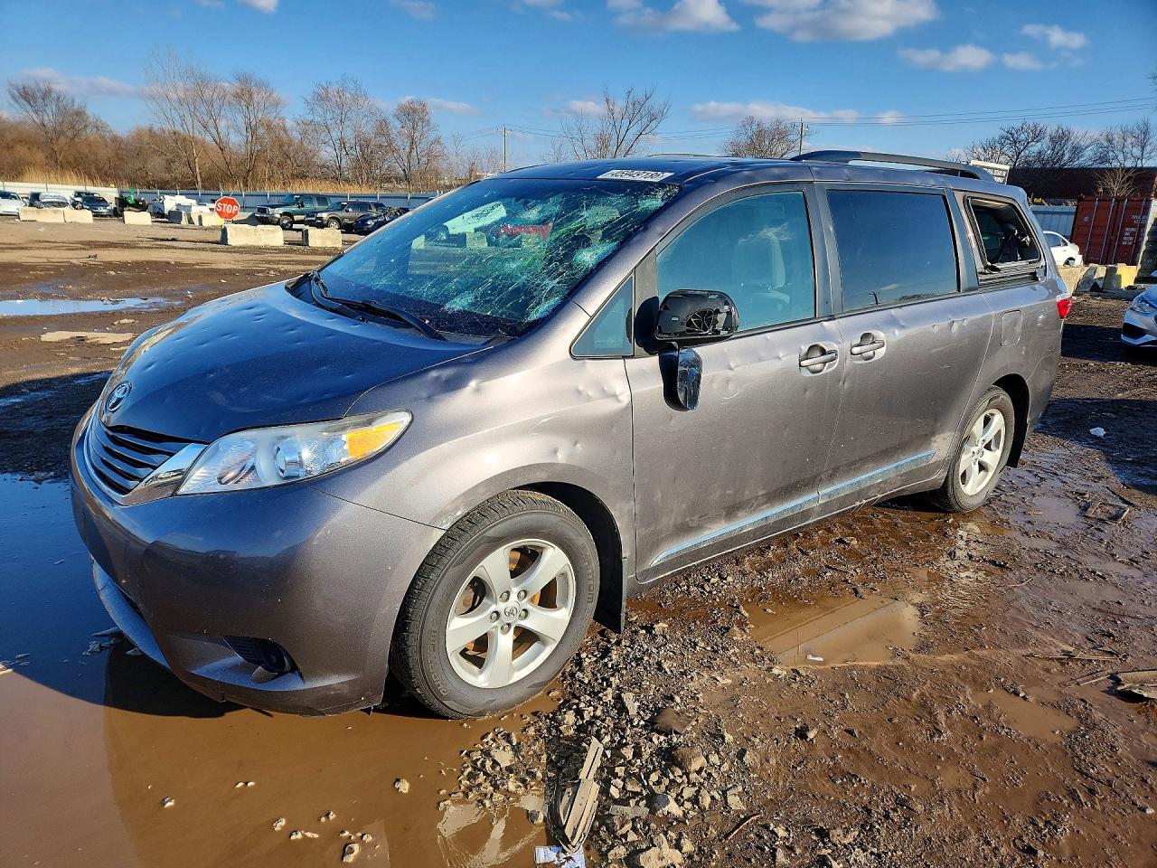 2017 TOYOTA SIENNA