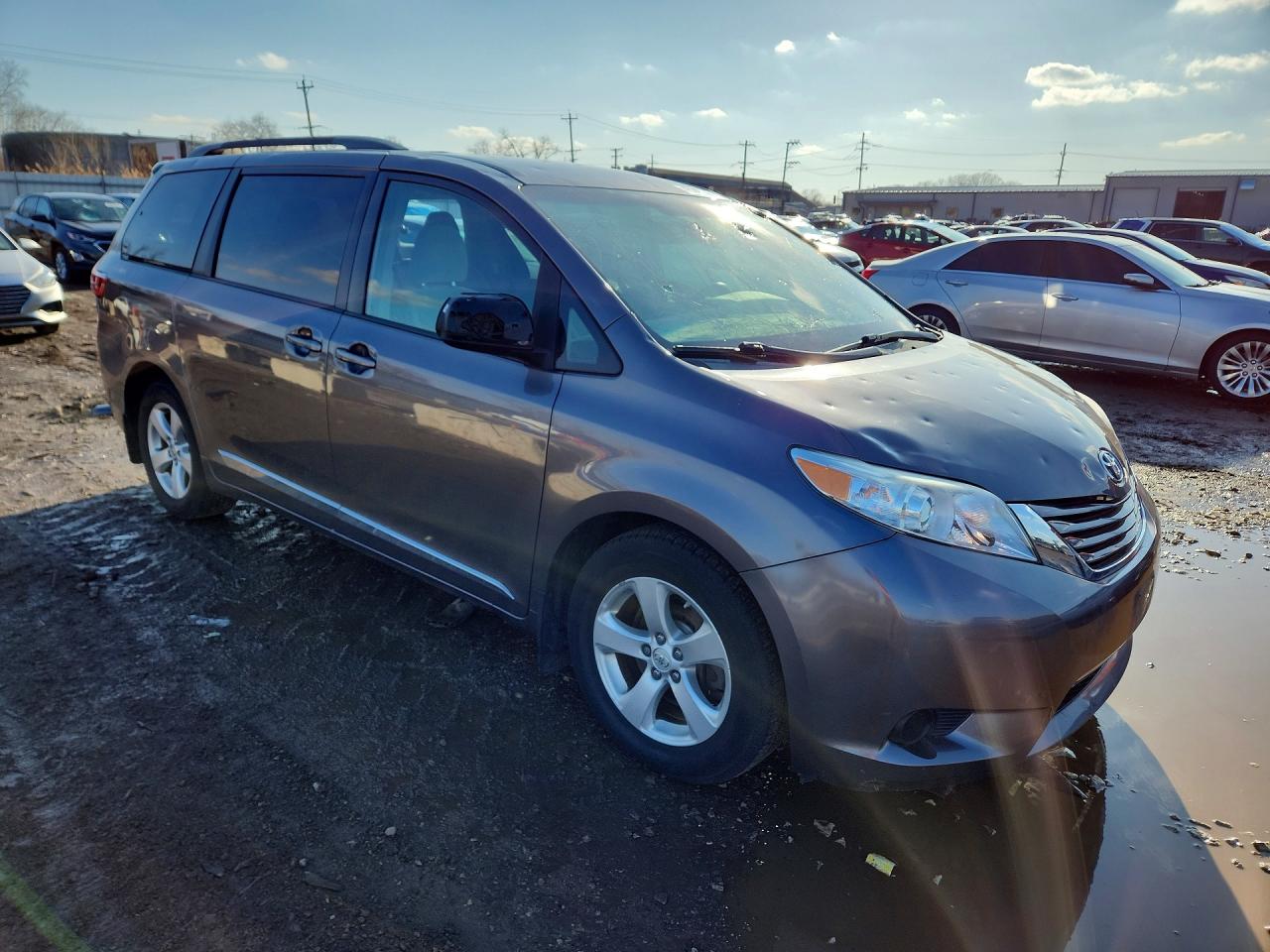 2017 TOYOTA SIENNA LE 8-PASSENGER photo 7