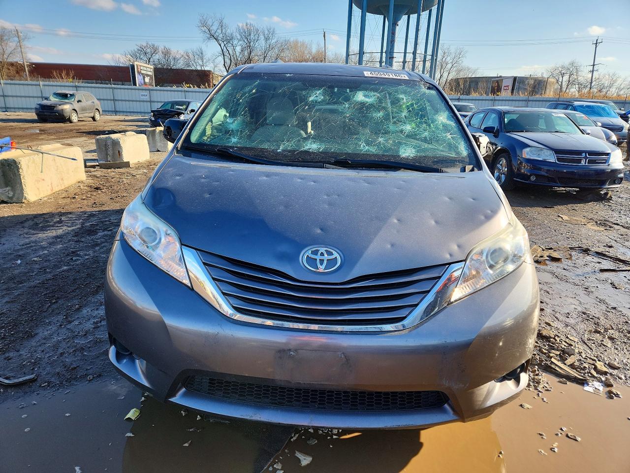 2017 TOYOTA SIENNA LE 8-PASSENGER photo 9