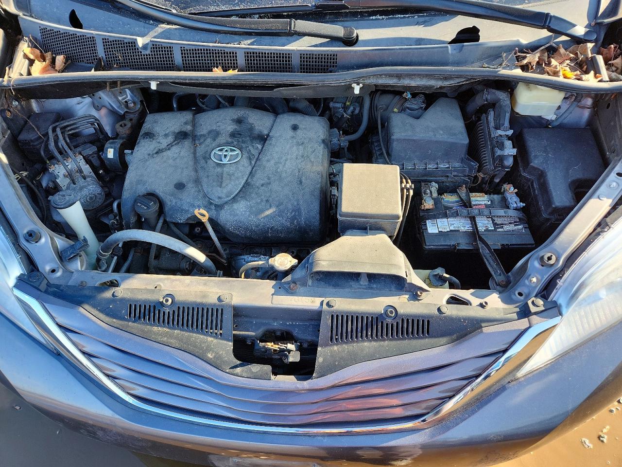 2017 TOYOTA SIENNA LE 8-PASSENGER photo 23