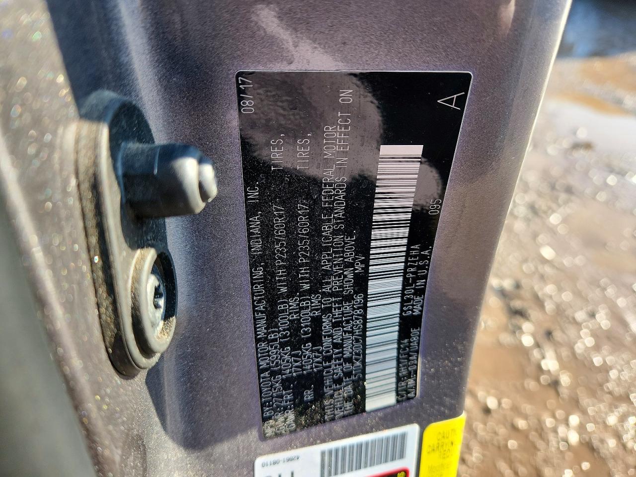 2017 TOYOTA SIENNA LE 8-PASSENGER photo 25