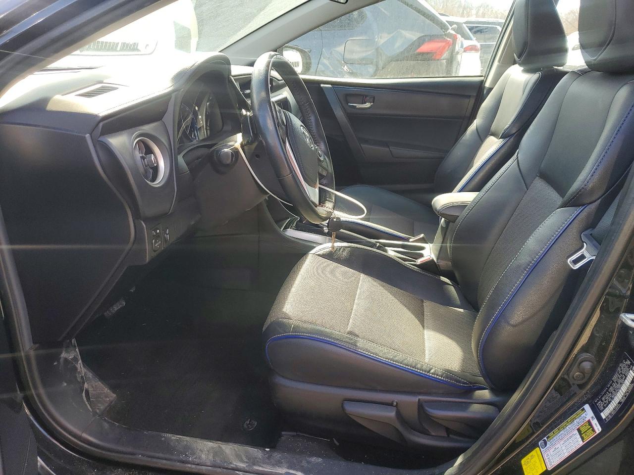 2019 TOYOTA COROLLA SE photo 7