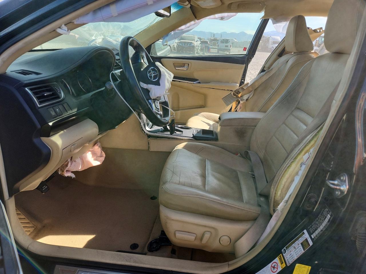 2015 TOYOTA CAMRY XLE photo 7