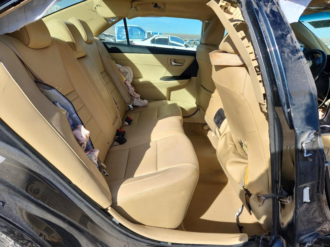 2015 TOYOTA CAMRY XLE photo 10
