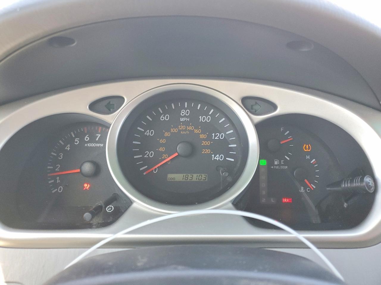 2004 TOYOTA HIGHLANDER LIMITED photo 17