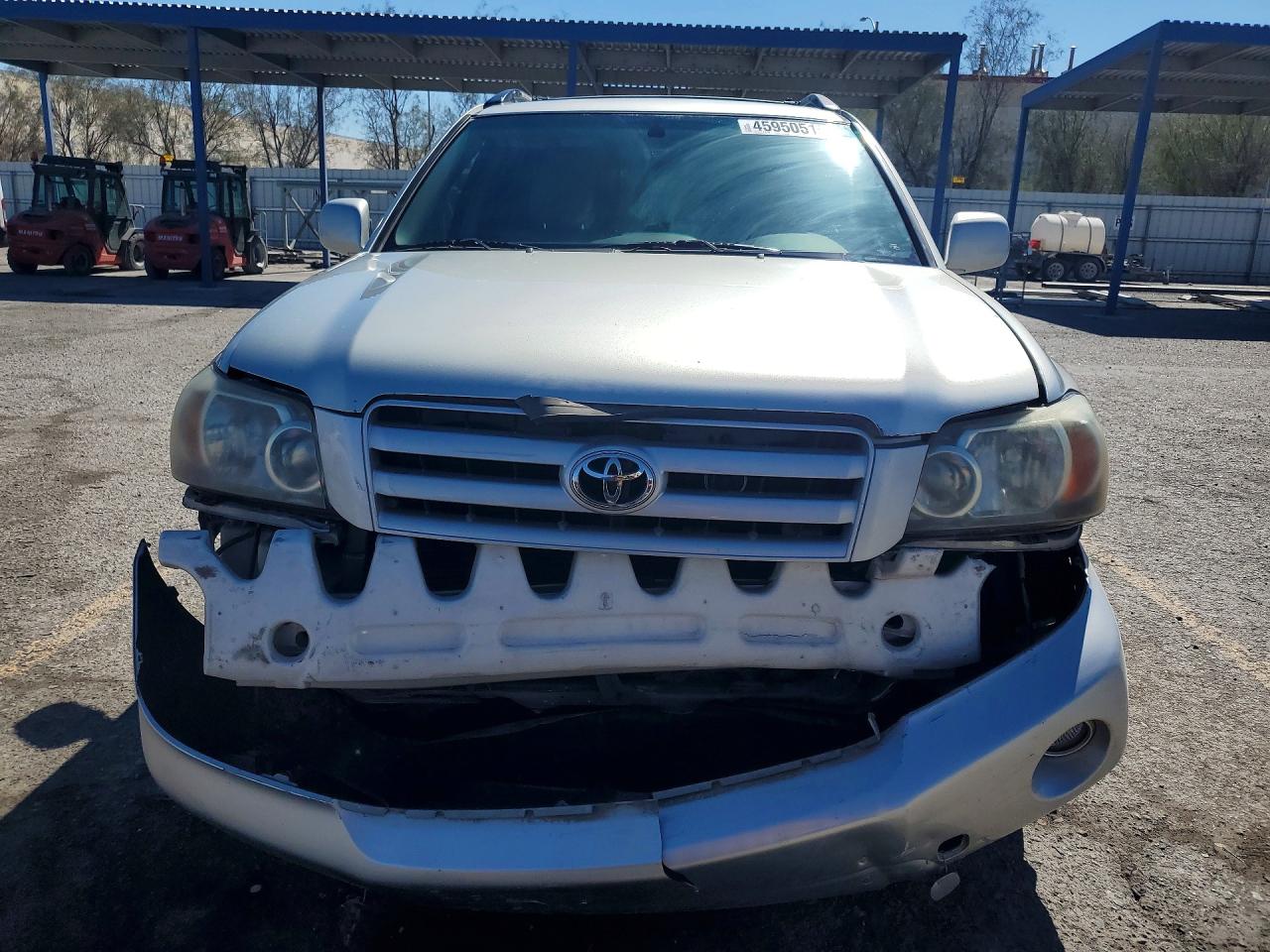 2004 TOYOTA HIGHLANDER LIMITED photo 9