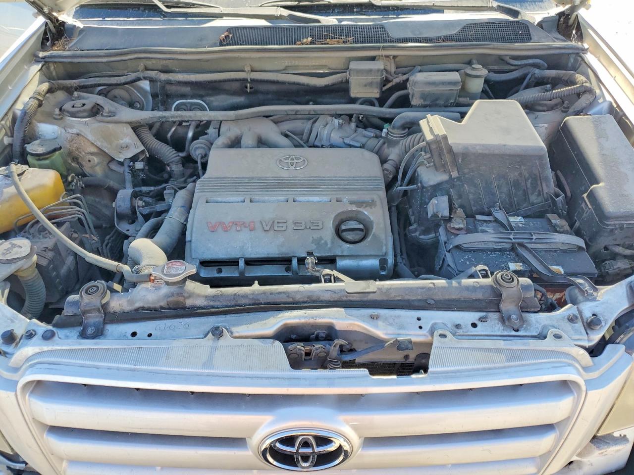 2004 TOYOTA HIGHLANDER LIMITED photo 23