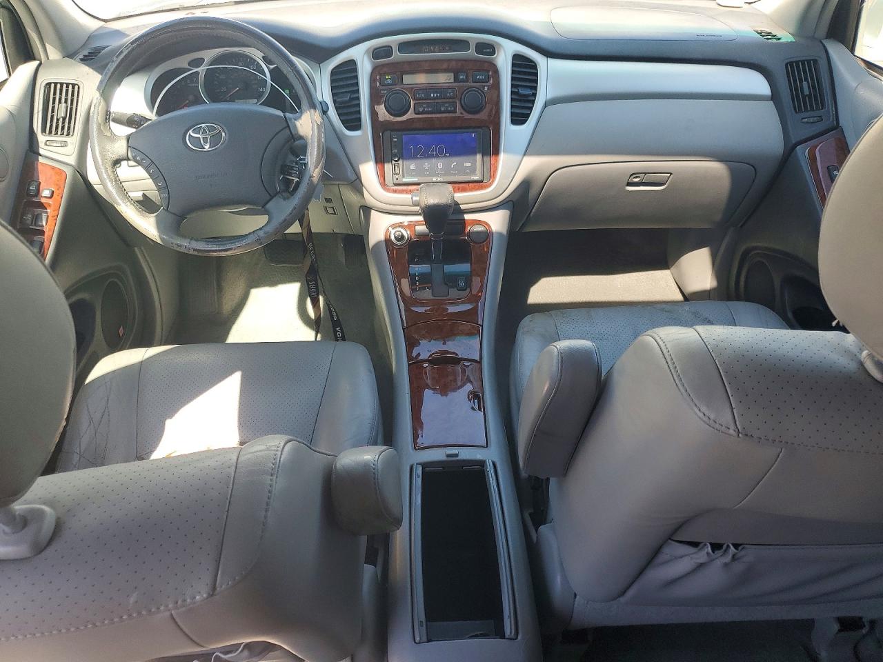 2004 TOYOTA HIGHLANDER LIMITED photo 15