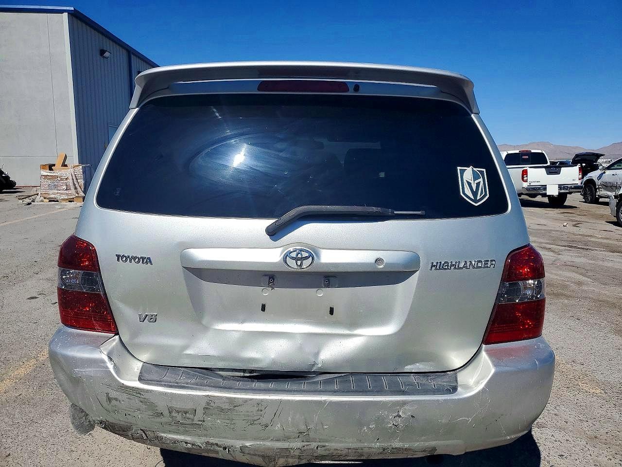 2004 TOYOTA HIGHLANDER LIMITED photo 11