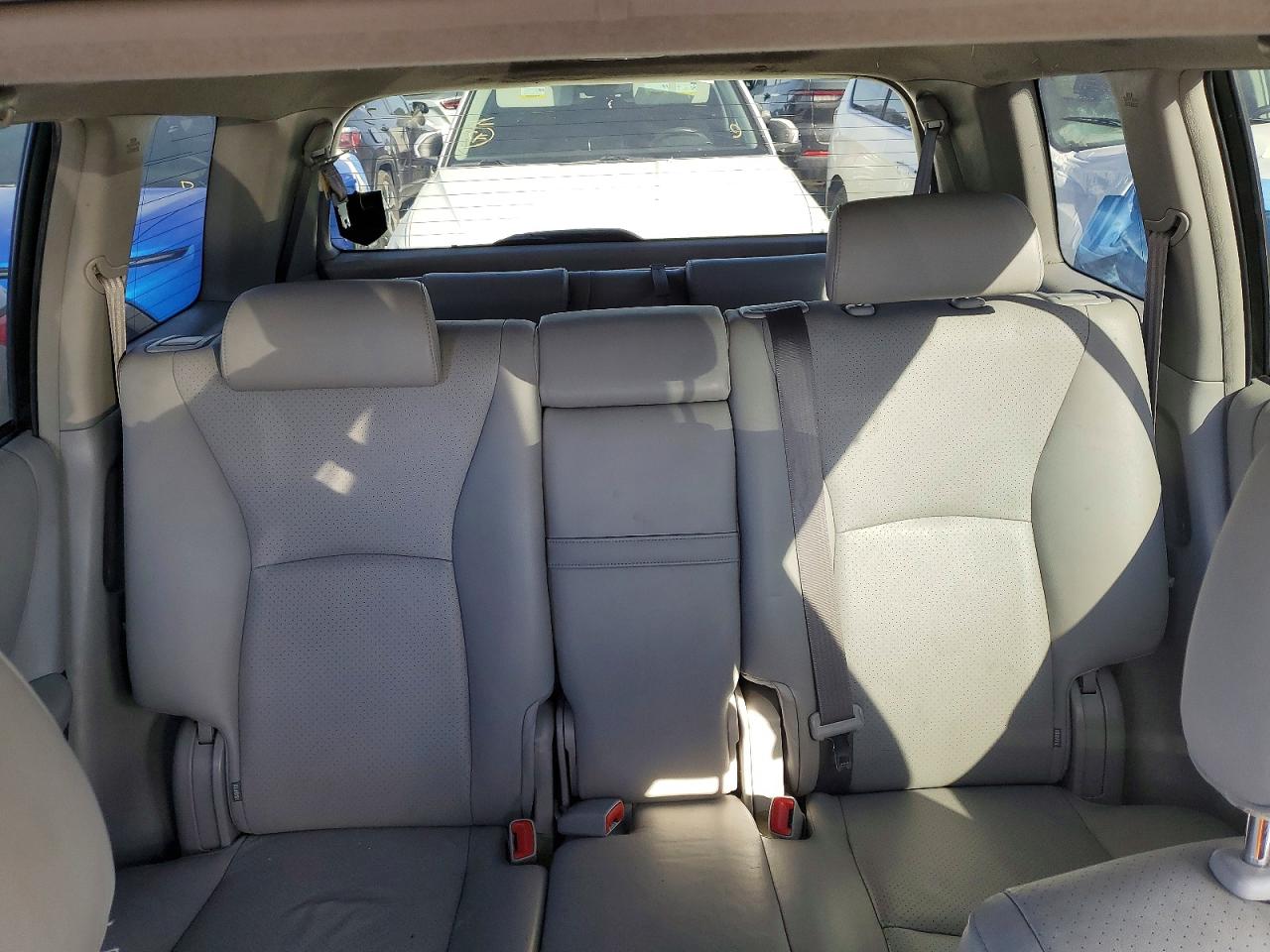 2004 TOYOTA HIGHLANDER LIMITED photo 19