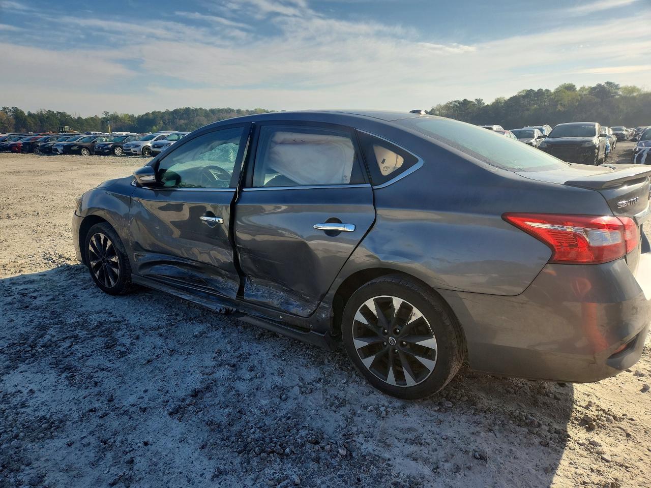 2019 NISSAN SENTRA SR photo 3