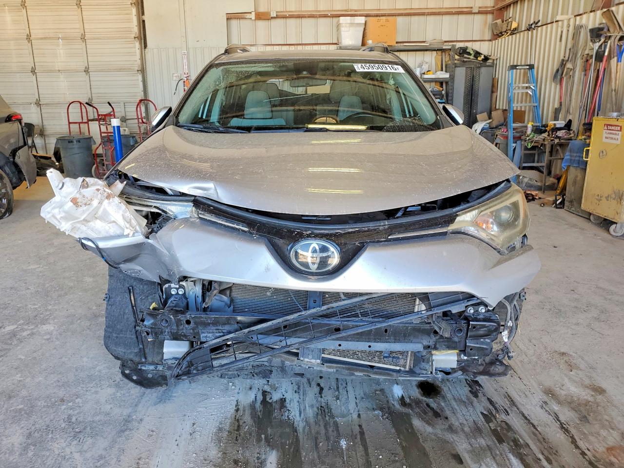 2018 TOYOTA RAV4 XLE photo 5