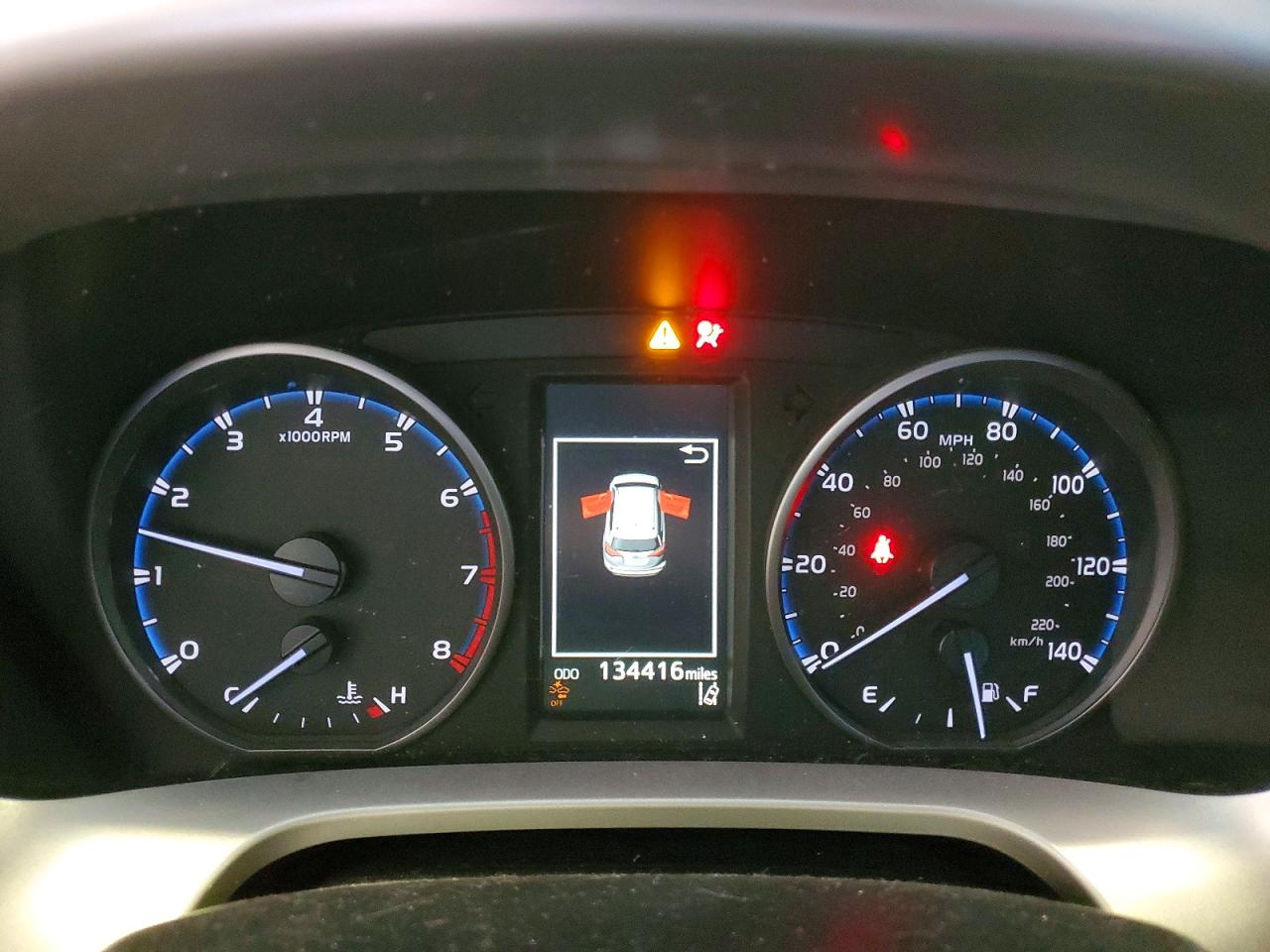 2018 TOYOTA RAV4 XLE photo 9