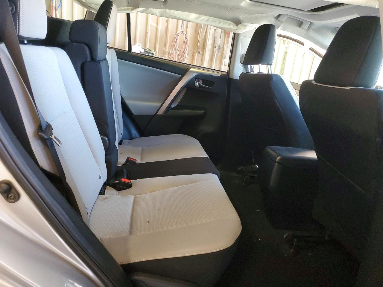 2018 TOYOTA RAV4 XLE photo 11