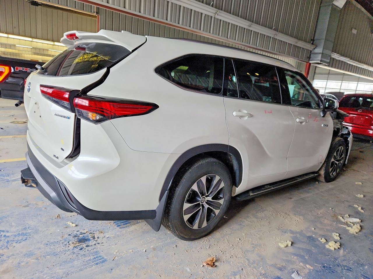 2021 TOYOTA HIGHLANDER HYBRID XLE photo 3
