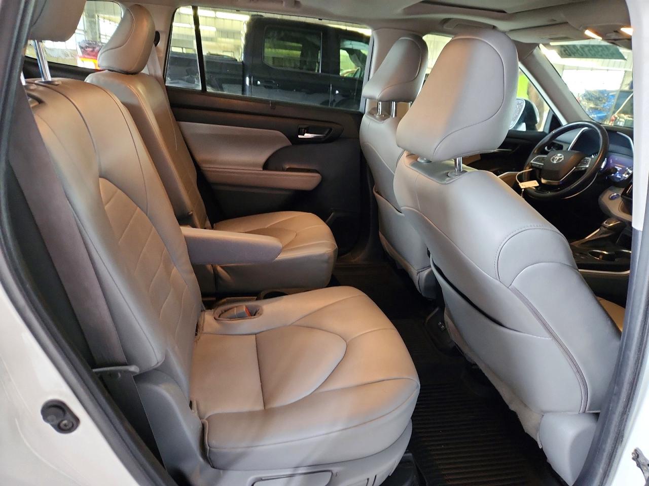 2021 TOYOTA HIGHLANDER HYBRID XLE photo 11