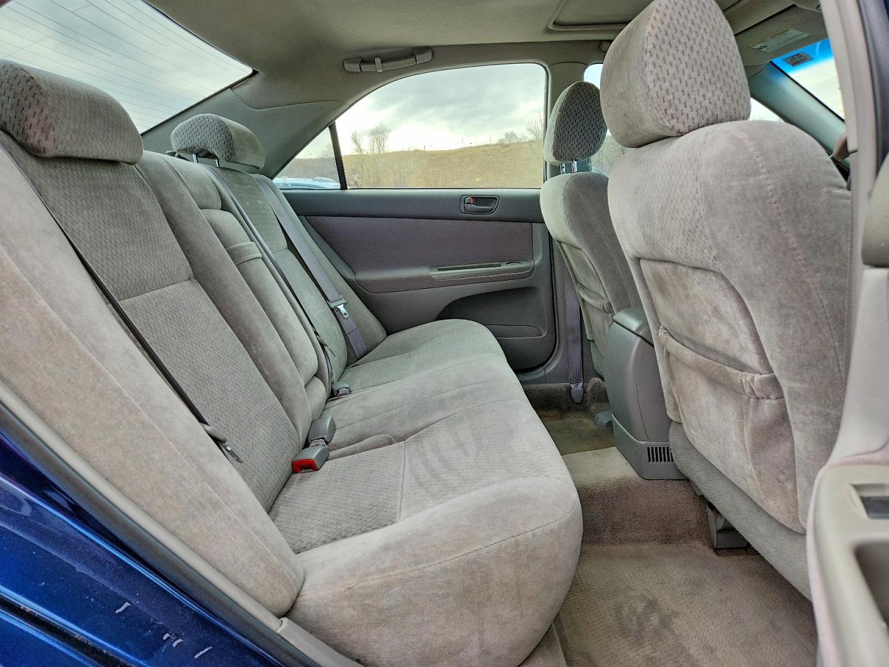 2004 TOYOTA CAMRY LE photo 28