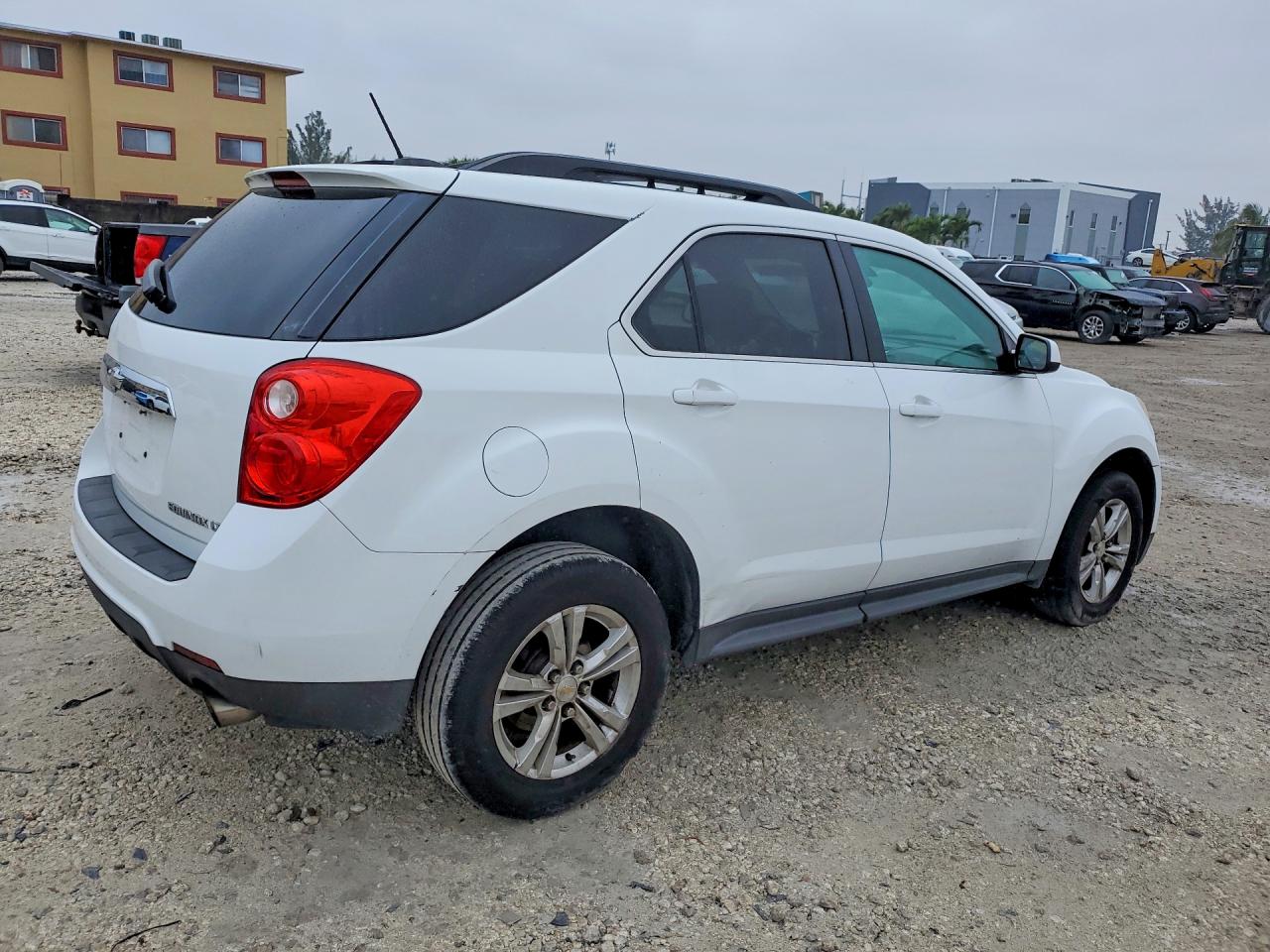 2015 CHEVROLET EQUINOX LT photo 3