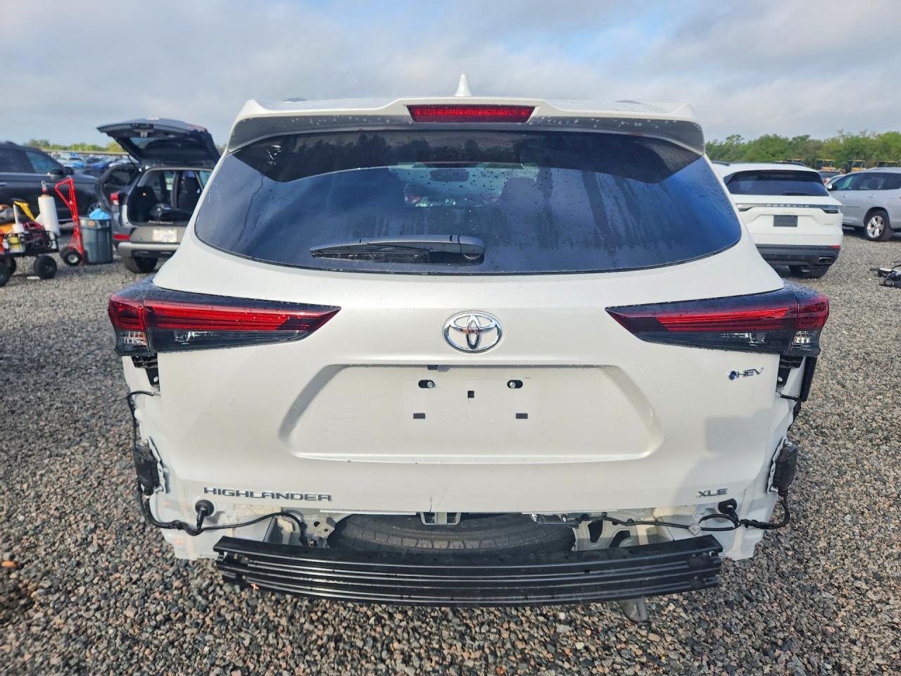 2025 TOYOTA HIGHLANDER HYBRID XLE photo 11