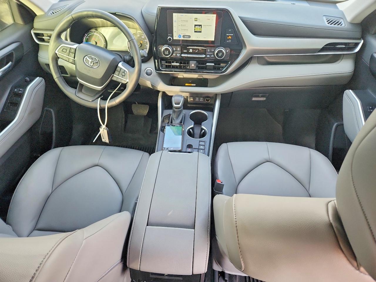 2025 TOYOTA HIGHLANDER HYBRID XLE photo 15