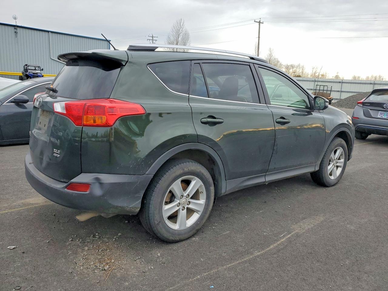 2013 TOYOTA RAV4 XLE photo 3
