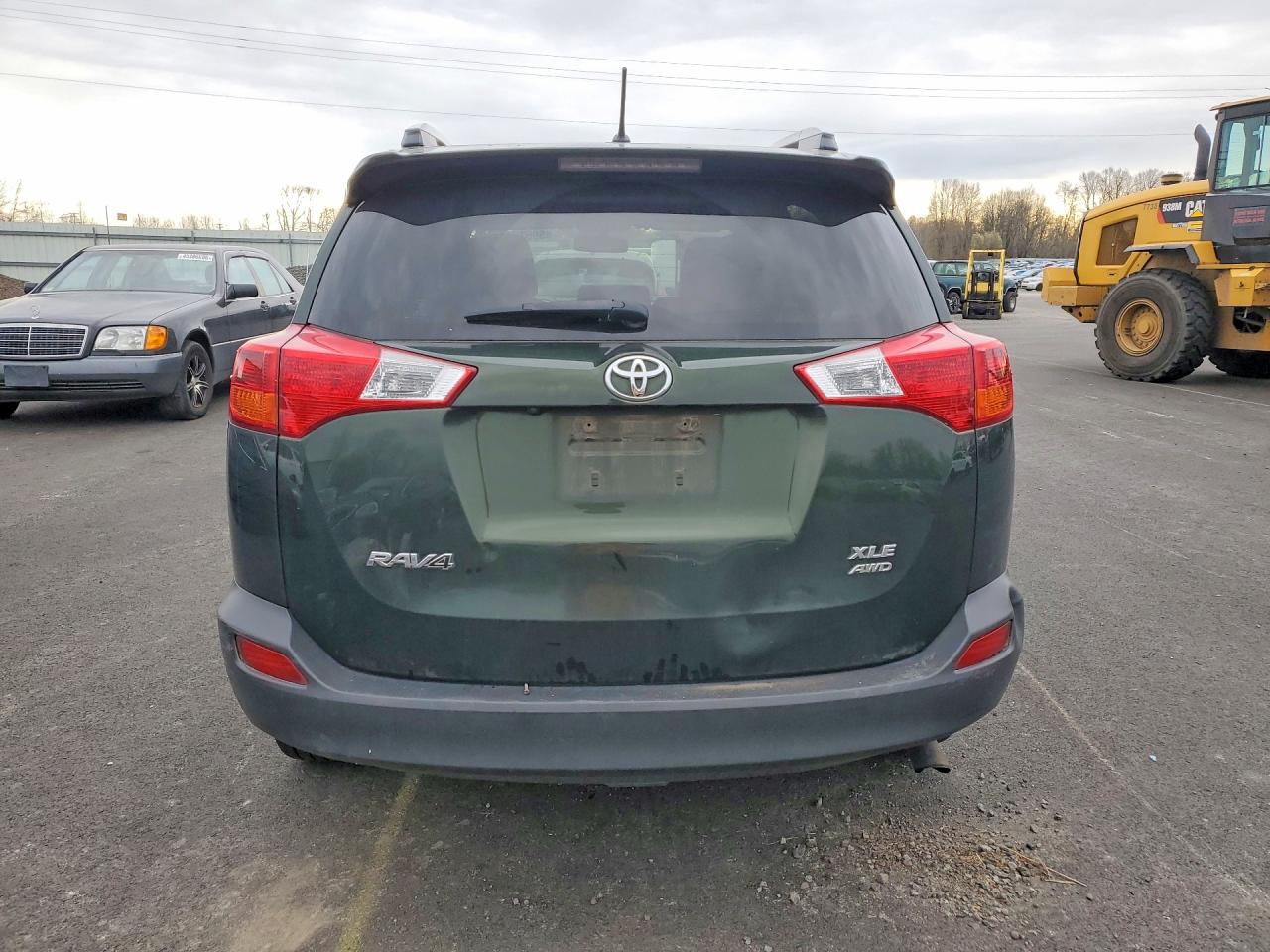 2013 TOYOTA RAV4 XLE photo 6
