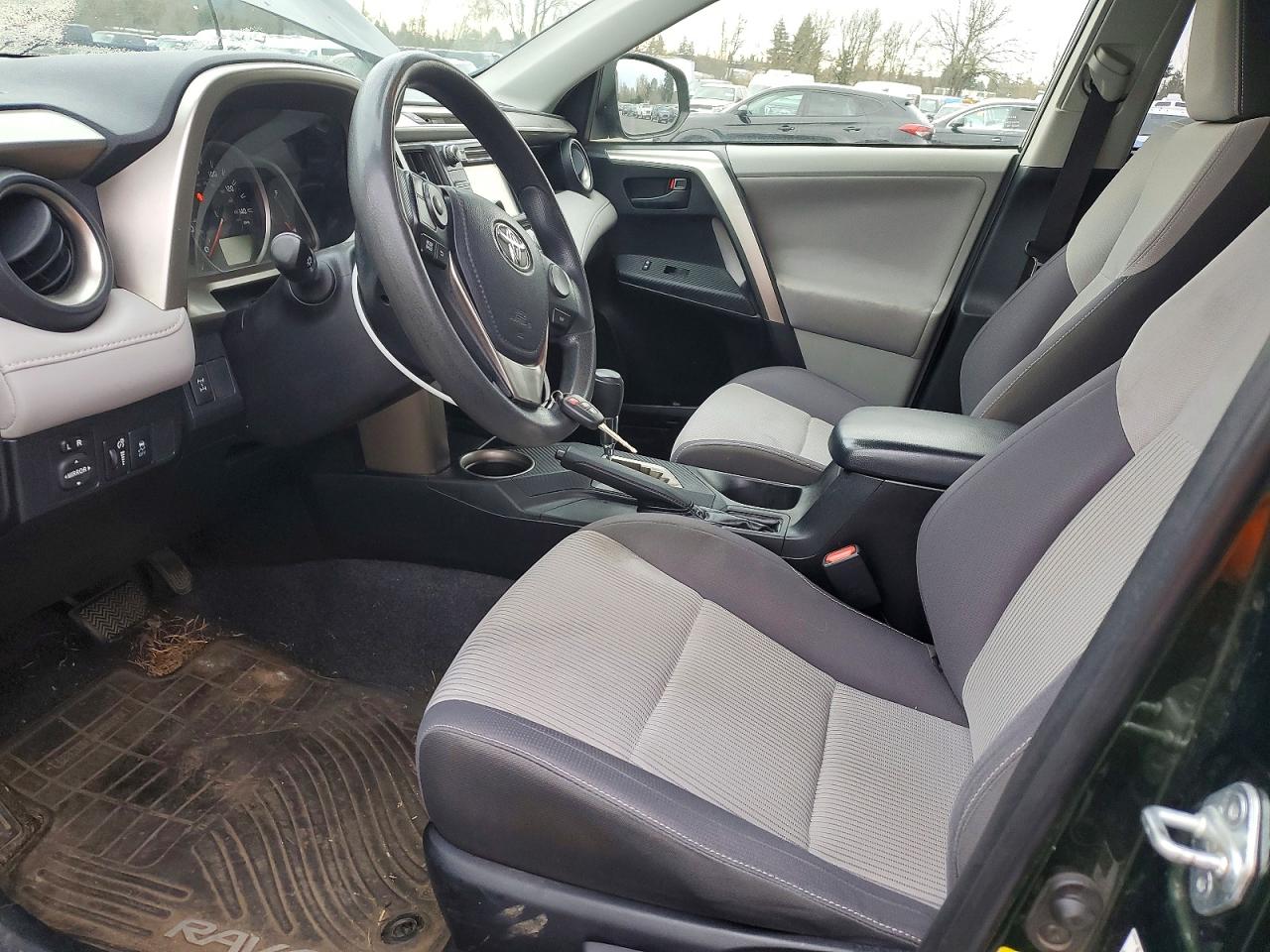 2013 TOYOTA RAV4 XLE photo 7