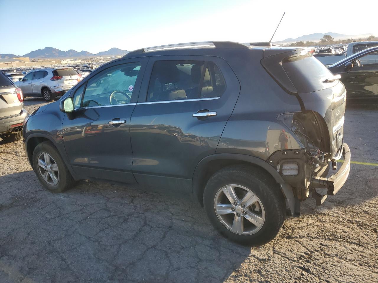 2018 CHEVROLET TRAX 1LT photo 3
