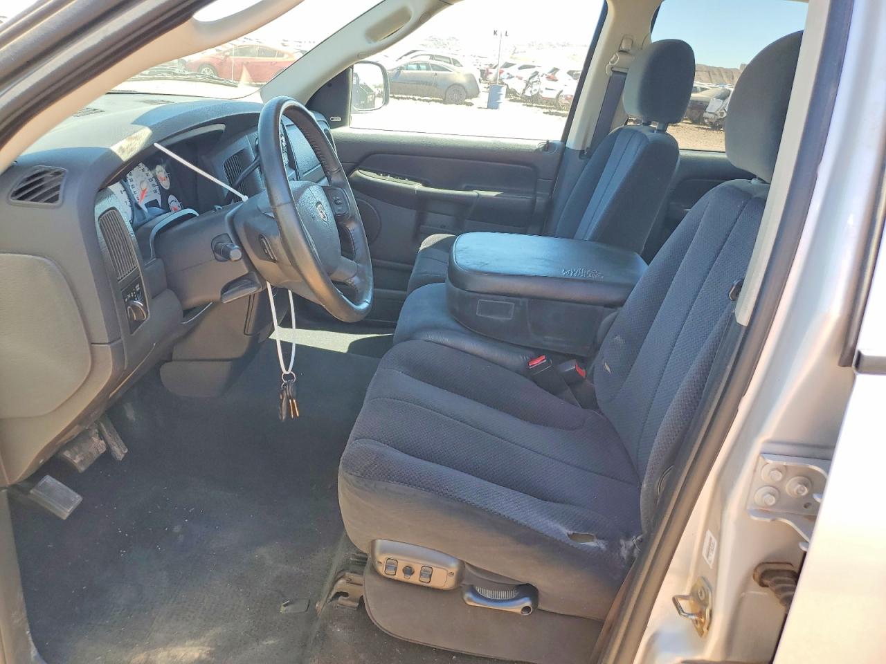 2004 DODGE RAM 1500 ST photo 7