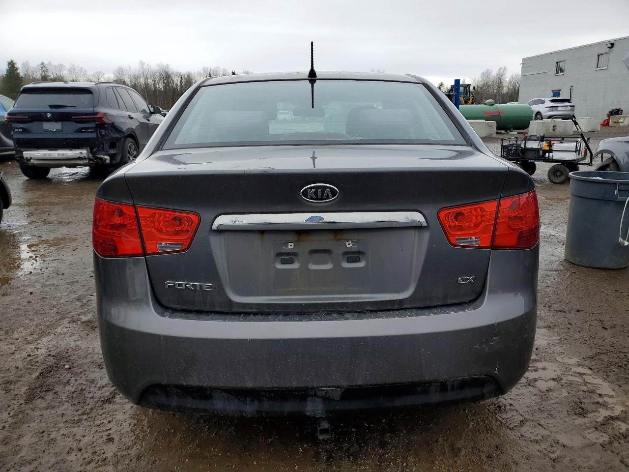 2013 KIA FORTE photo 6