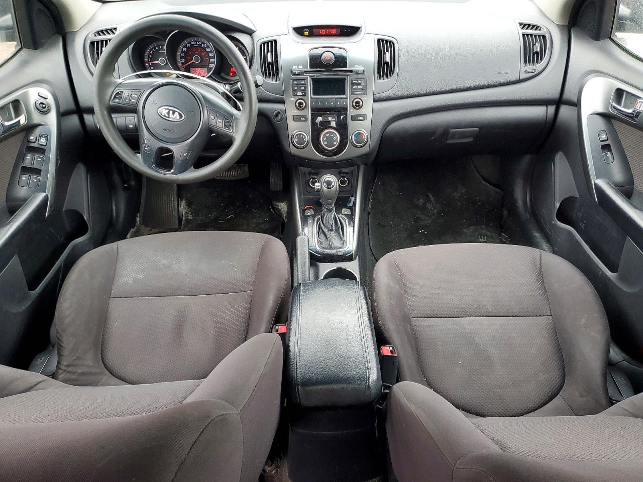 2013 KIA FORTE photo 8