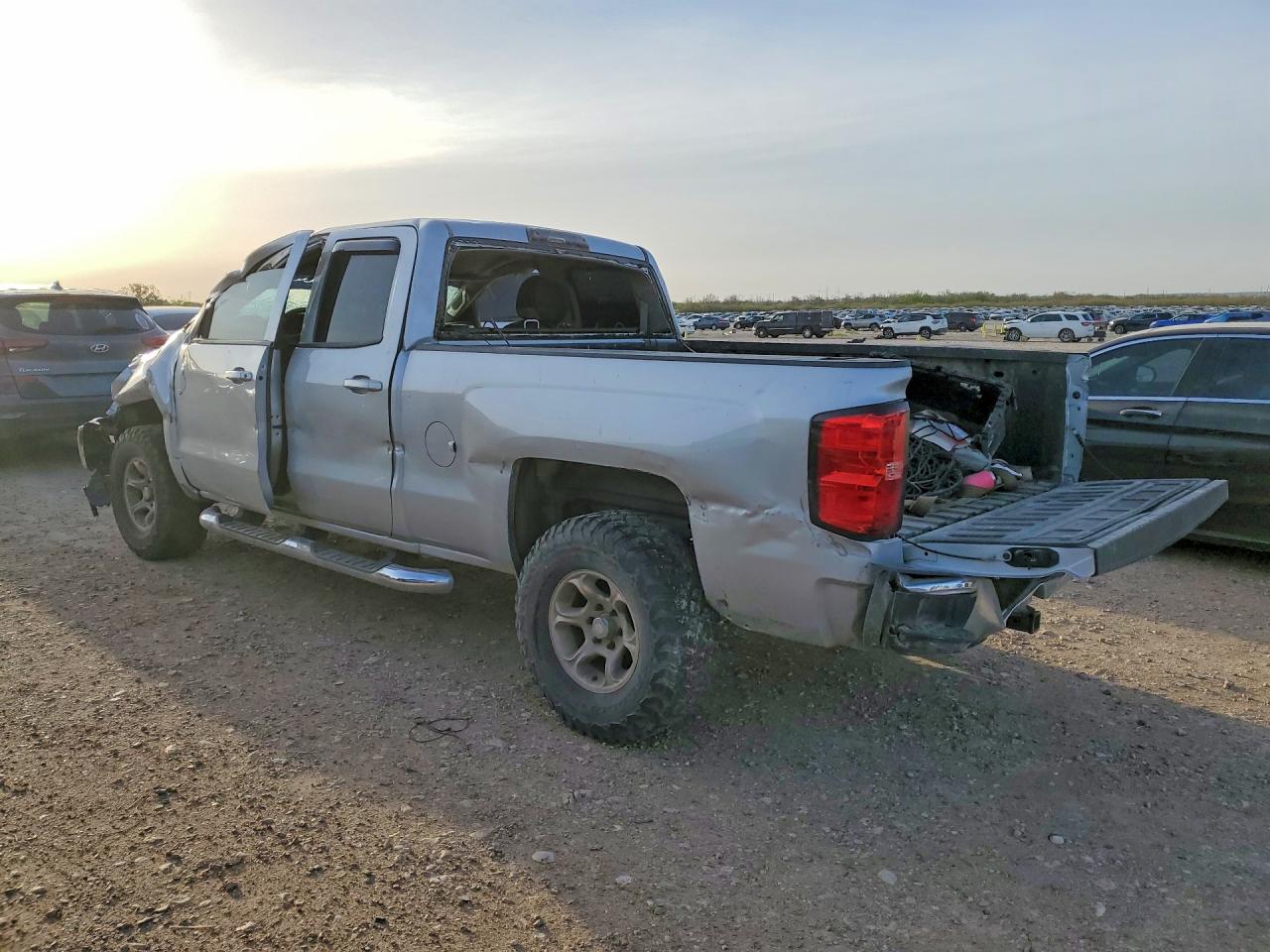 2014 CHEVROLET SILVERADO C1500 LT photo 3
